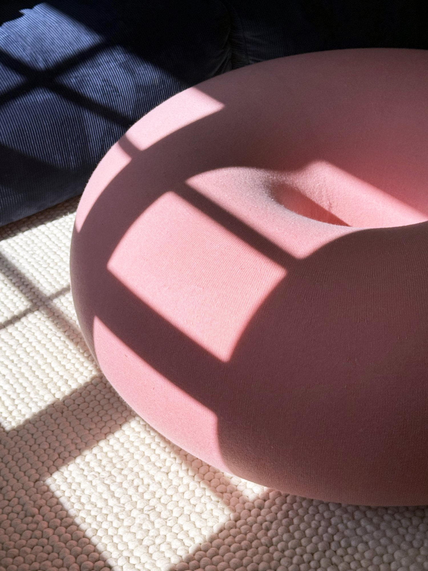NoHi, the pink pouf in the sun