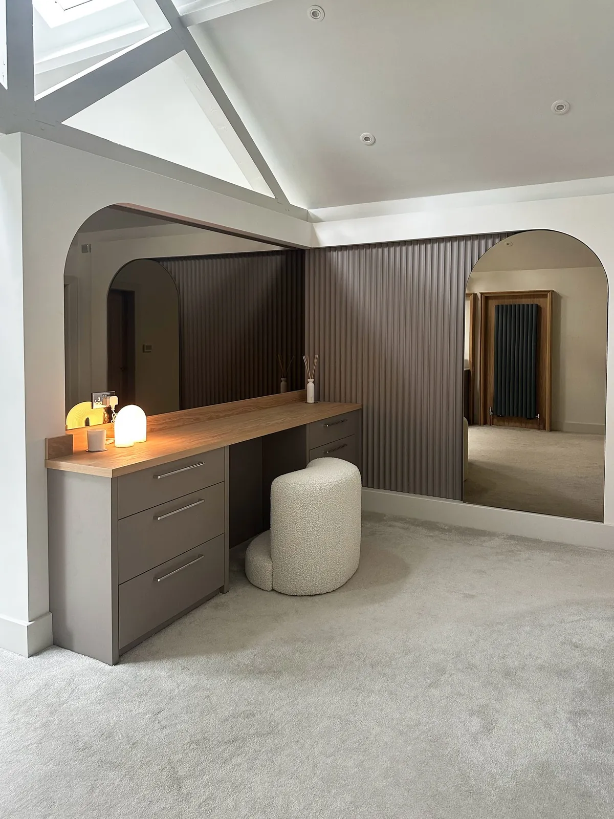 Suite Escape, the arched dressing area