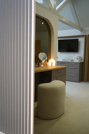 Suite Escape, fluted panels and the dressing area