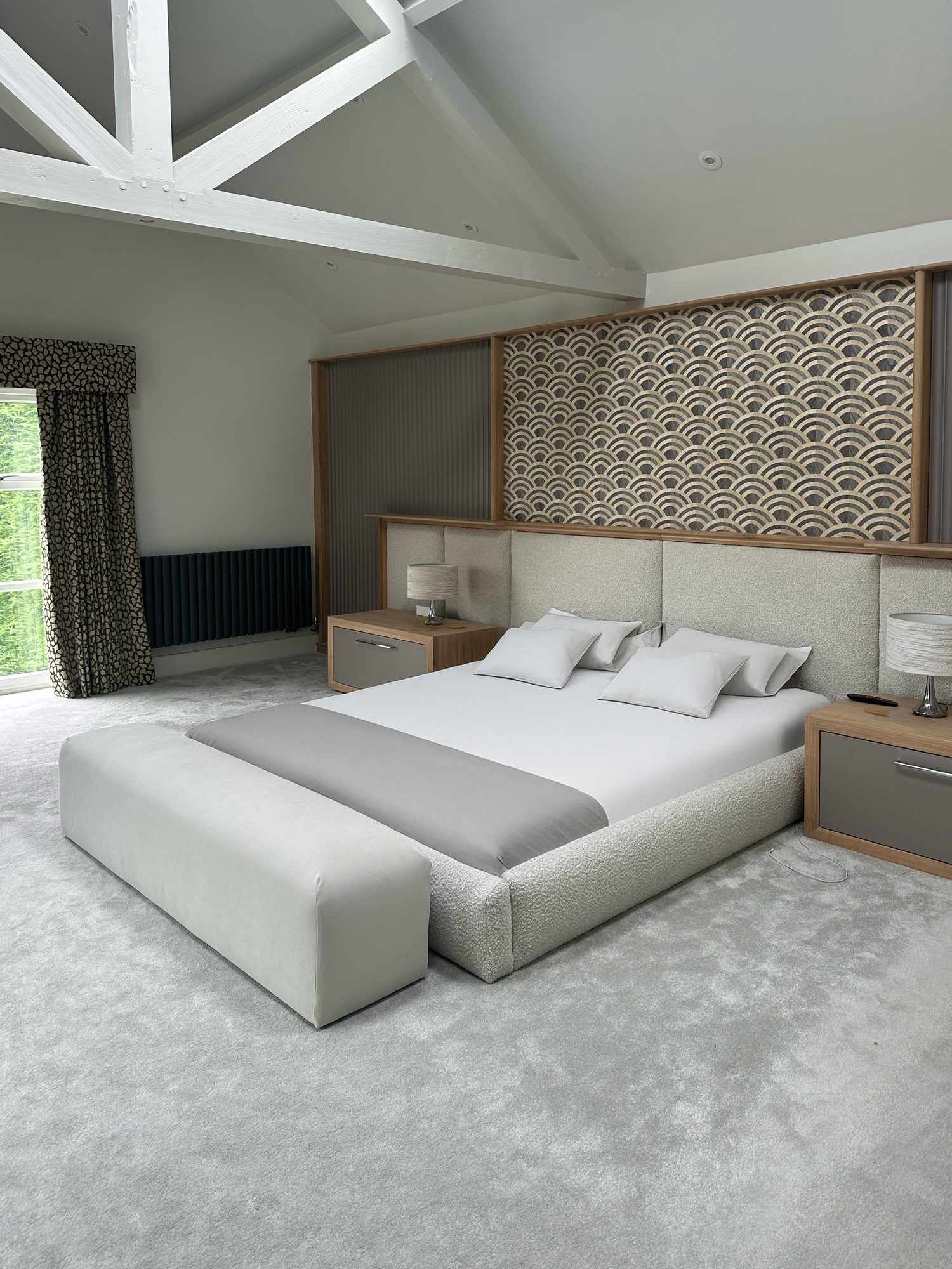 Suite Escape, the bed and bouclé headboard