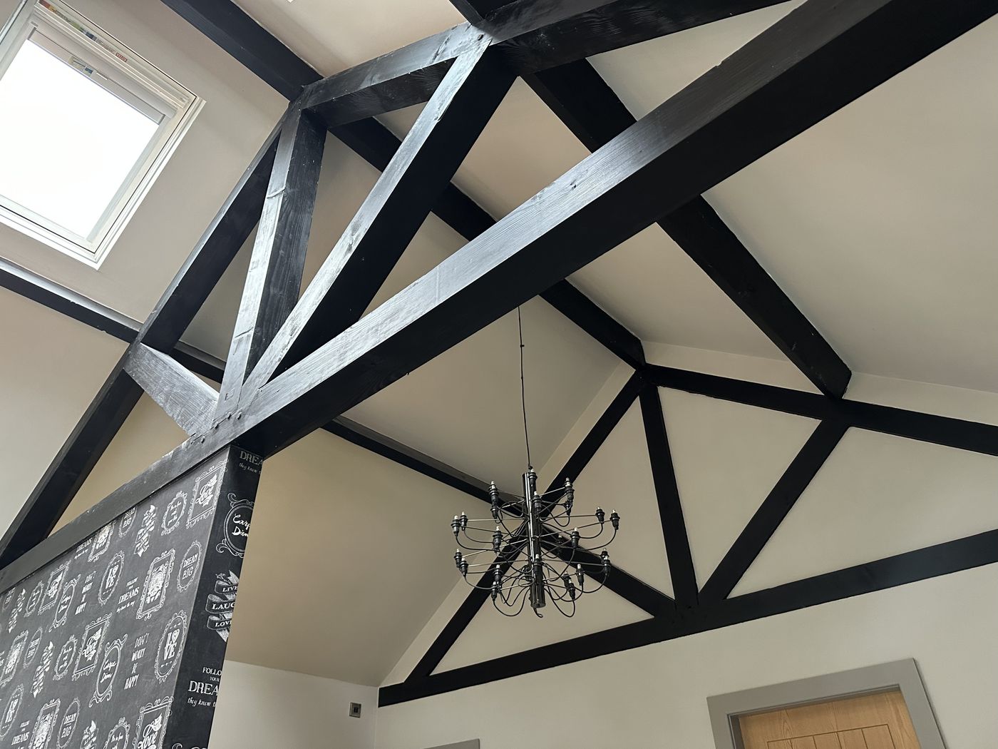 Suite Escape, The roof trusses