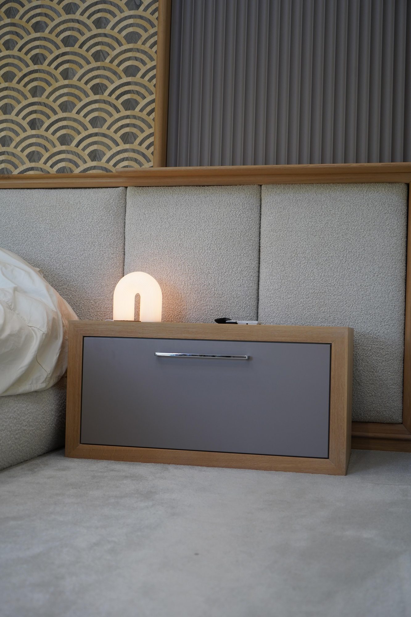 Suite Escape, the bedside